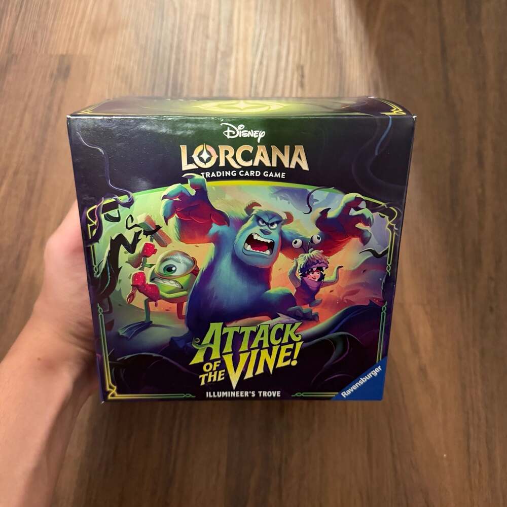 Disney Lorcana: Attack of the Vine! Illumineer's Trove